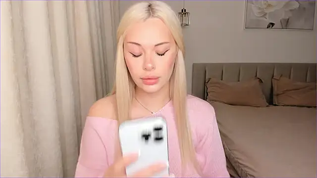 Lina Flores online show from 11-01-25, 03:41