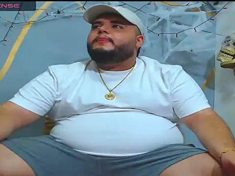 Snapshot of damian_chubby chatting on 10-24-25, 06:26 damian chubby online show from 10-24-25, 06:26