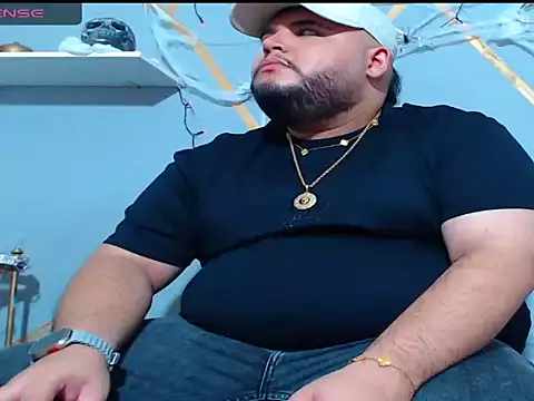 Snapshot of damian_chubby chatting on 10-26-25, 03:01 damian chubby online show from 10-26-25, 03:01