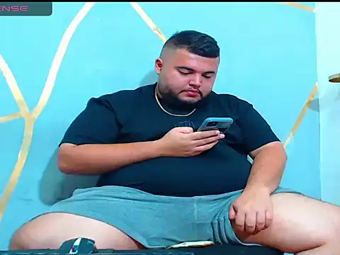 Snapshot of damian_chubby chatting on 11-12-25, 11:43 damian chubby online show from 11-12-25, 11:43