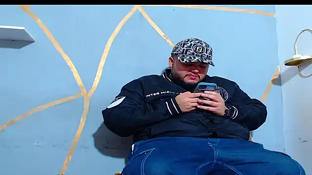 Snapshot of damian_chubby chatting on 11-24-25, 07:19 damian chubby online show from 11-24-25, 07:19