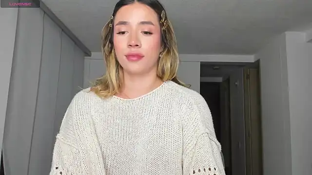 Snapshot of honeyann08 chatting on 01-19-25, 12:38 honeyann08 online show from 01-19-25, 12:38