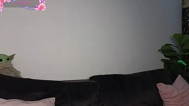 ReyaSophia online show from 12-21-25, 08:05