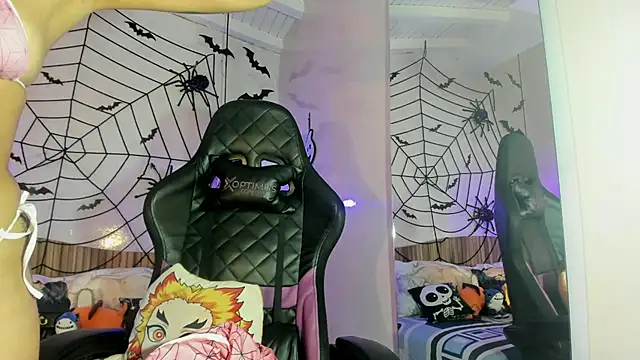 IamNayuta online show from 10-25-25, 07:41