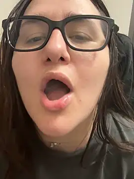 JuicyBeRrys online show from 01-01-25, 10:21
