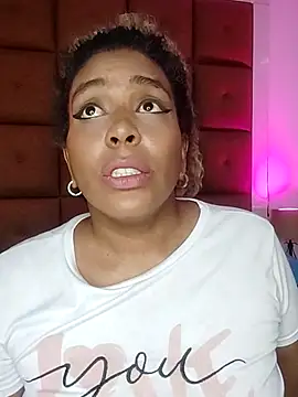 ELLA KELLY online show from 10-26-25, 12:11