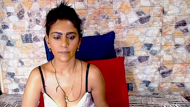 Snapshot of EroticSexyStripper chatting on 03-06-25, 05:54 EroticSexyStripper online show from 03-06-25, 05:54
