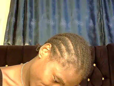 Snapshot of sweetblackbeauty001 chatting on 12-22-25, 12:40 sweetblackbeauty001 online show from 12-22-25, 12:40