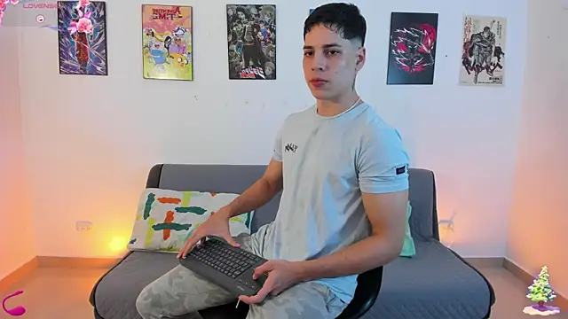 jonathanjoestar  online show from 12-13-25, 11:43