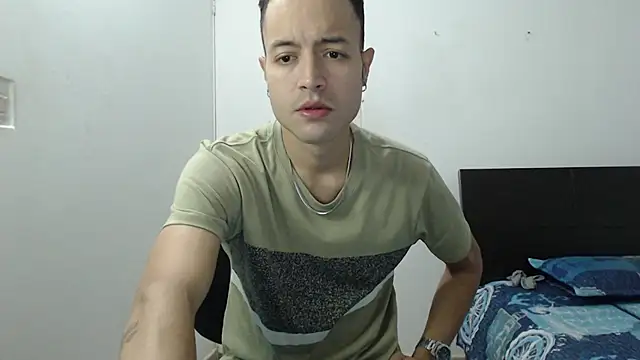 Snapshot of dimitriquiet05 chatting on 12-06-24, 03:08 dimitriquiet05 online show from 12-06-24, 03:08