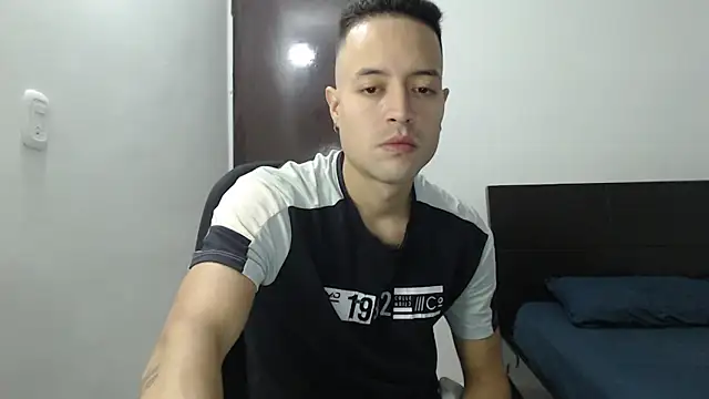 Snapshot of dimitriquiet05 chatting on 12-22-24, 07:11 dimitriquiet05 online show from 12-22-24, 07:11