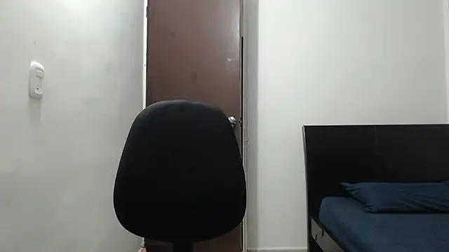 Snapshot of dimitriquiet05 chatting on 01-08-25, 02:57 dimitriquiet05 online show from 01-08-25, 02:57