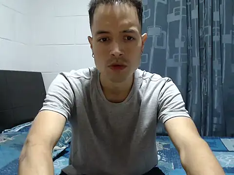 Snapshot of dimitriquiet05 chatting on 02-07-26, 04:27 dimitriquiet05 online show from 02-07-26, 04:27