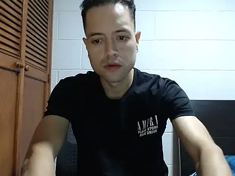 Snapshot of dimitriquiet05 chatting on 02-21-26, 07:20 dimitriquiet05 online show from 02-21-26, 07:20