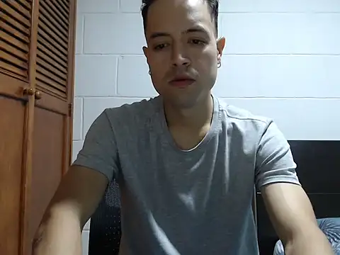 Snapshot of dimitriquiet05 chatting on 02-24-26, 08:34 dimitriquiet05 online show from 02-24-26, 08:34