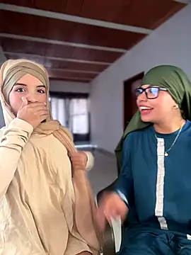 Snapshot of lalilamassu1 chatting on 10-31-25, 03:24 lalilamassu1 online show from 10-31-25, 03:24