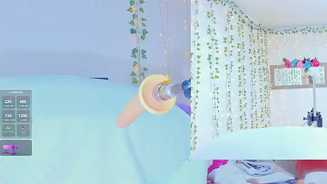 Tiffanny Love  online show from 11-10-25, 09:08