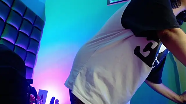 kuromi69 online show from 02-25-25, 03:42