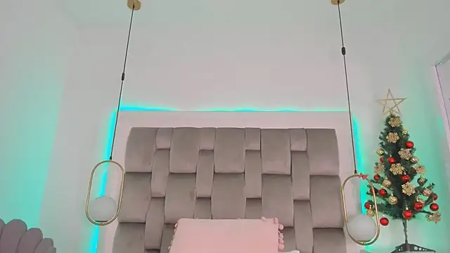 Sara  Williams online show from 12-06-24, 03:52