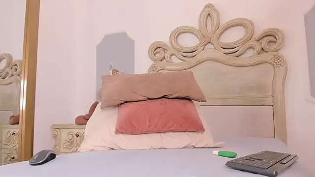 Sara  Williams online show from 10-13-25, 03:50