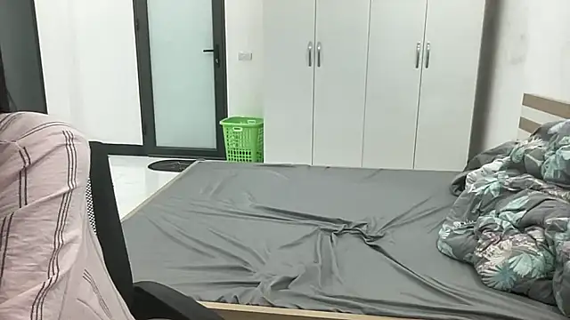 Snapshot of Louis_Baby chatting on 11-26-25, 05:47 Louis Baby online show from 11-26-25, 05:47