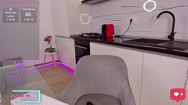 Snapshot of CelyneMay chatting on 11-07-25, 02:39 CelyneMay online show from 11-07-25, 02:39