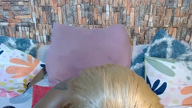 Foxy African online show from 12-20-25, 08:21