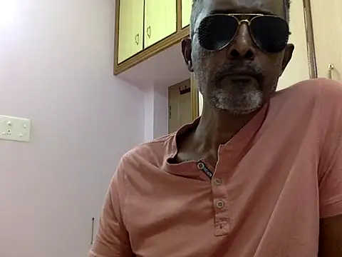 Lookin4Kinky Partner online show from 12-20-25, 01:07