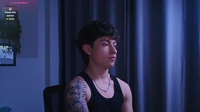 Snapshot of Ares_Dickson chatting on 10-21-25, 03:29 Ares Dickson online show from 10-21-25, 03:29