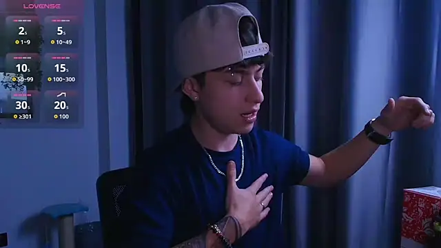 Snapshot of Ares_Dickson chatting on 10-21-25, 11:27 Ares Dickson online show from 10-21-25, 11:27