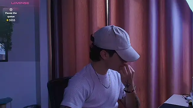 Snapshot of Ares_Dickson chatting on 10-28-25, 08:22 Ares Dickson online show from 10-28-25, 08:22