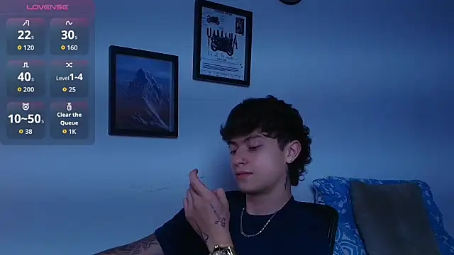 Snapshot of Ares_Dickson chatting on 11-19-25, 04:56 Ares Dickson online show from 11-19-25, 04:56