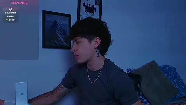 Snapshot of Ares_Dickson chatting on 11-20-25, 04:01 Ares Dickson online show from 11-20-25, 04:01