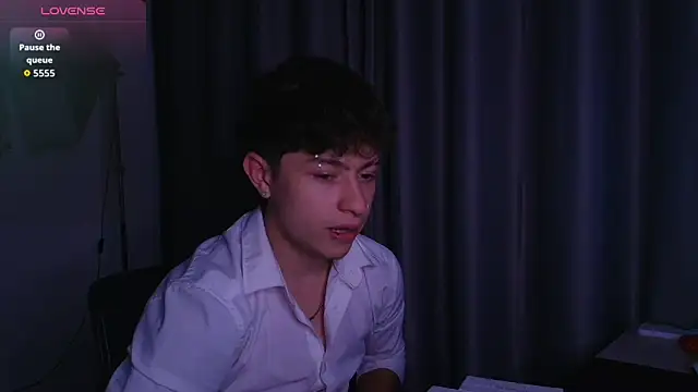 Snapshot of Ares_Dickson chatting on 12-01-25, 05:12 Ares Dickson online show from 12-01-25, 05:12