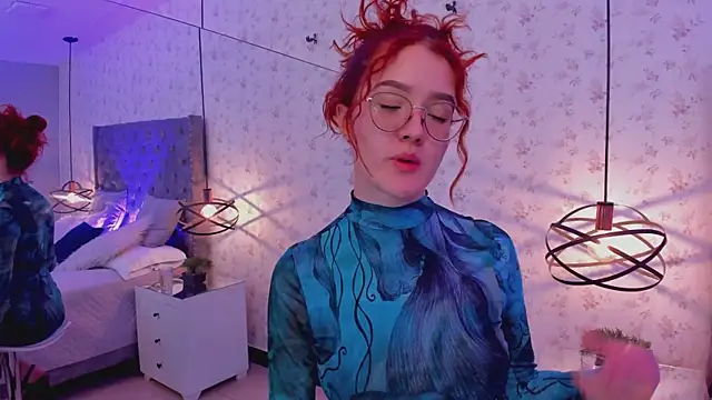 Snapshot of MiaWinx chatting on 12-19-24, 04:45 MiaWinx online show from 12-19-24, 04:45