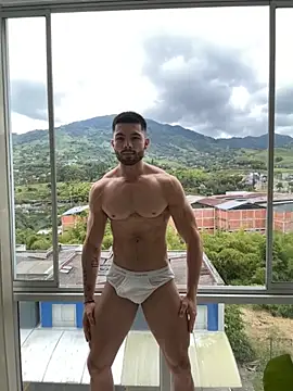 Snapshot of Mackenzzie_777_ chatting on 10-19-25, 05:02 Mackenzzie 777 online show from 10-19-25, 05:02