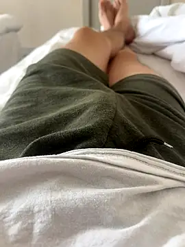 Snapshot of dedewr chatting on 11-23-25, 09:20 dedewr online show from 11-23-25, 09:20