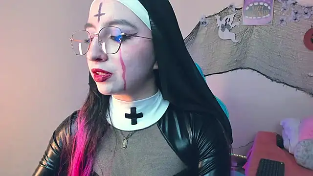 Snapshot of Julieta_cott chatting on 10-31-25, 12:22 Julieta cott online show from 10-31-25, 12:22