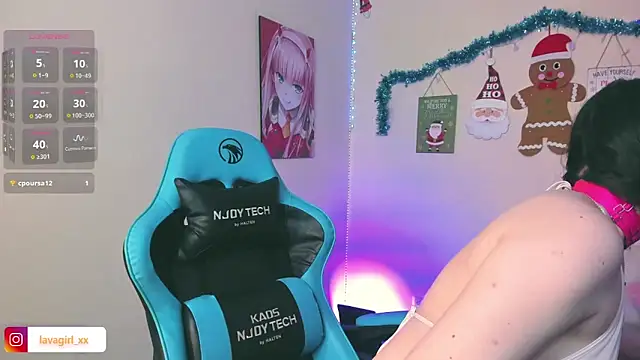 Snapshot of Julieta_cott chatting on 11-17-25, 01:00 Julieta cott online show from 11-17-25, 01:00