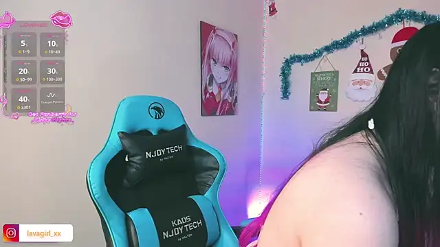 Snapshot of Julieta_cott chatting on 11-17-25, 11:54 Julieta cott online show from 11-17-25, 11:54