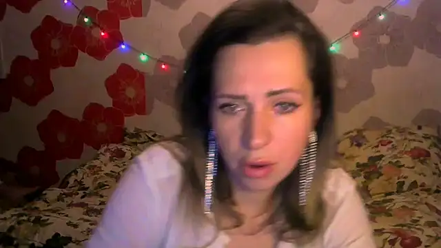 Snapshot of Queen_Daenerys chatting on 11-29-25, 08:23 Queen Daenerys online show from 11-29-25, 08:23