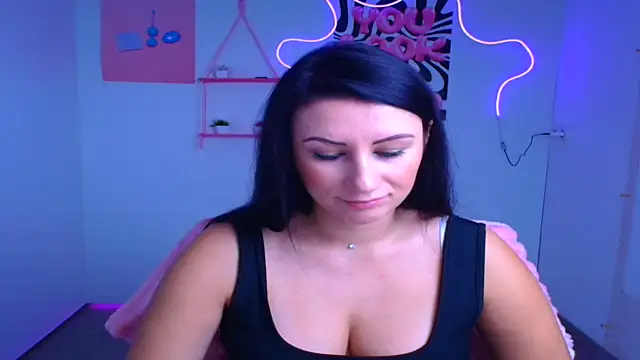 Snapshot of Loren_Moa chatting on 10-20-25, 11:54 Loren Moa online show from 10-20-25, 11:54