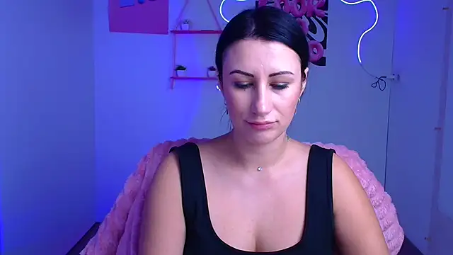 Snapshot of Loren_Moa chatting on 11-21-25, 12:48 Loren Moa online show from 11-21-25, 12:48