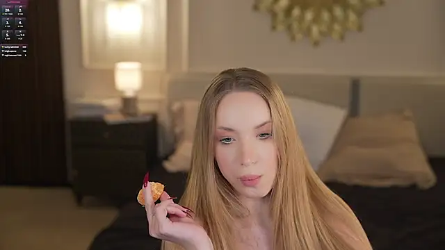 Snapshot of Linda054 chatting on 10-22-25, 04:13 Linda054 online show from 10-22-25, 04:13