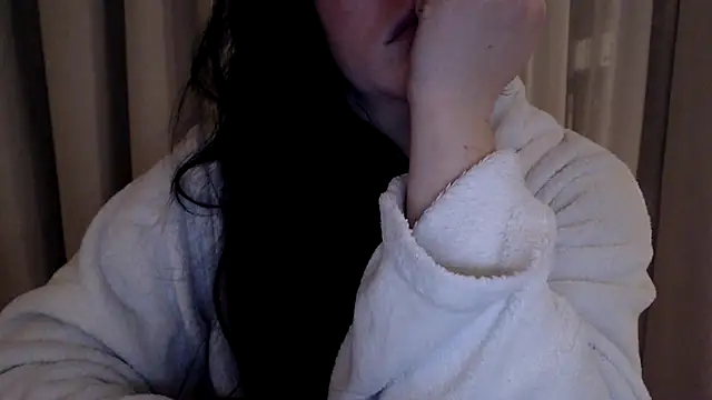 Snapshot of Sandysecret chatting on 03-12-25, 09:03 Sandysecret online show from 03-12-25, 09:03