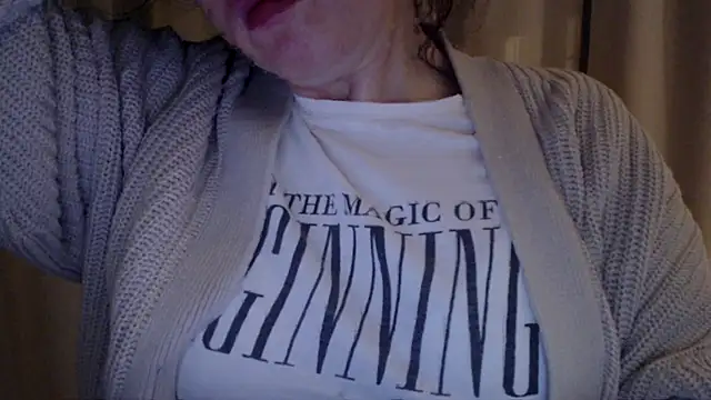 Snapshot of Sandysecret chatting on 11-05-25, 08:42 Sandysecret online show from 11-05-25, 08:42