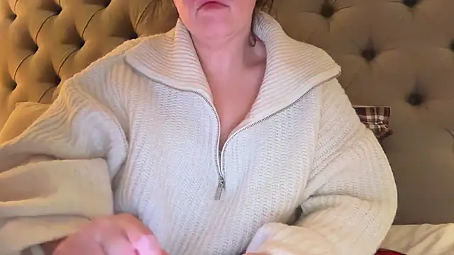 Snapshot of Sandysecret chatting on 12-14-25, 09:19 Sandysecret online show from 12-14-25, 09:19