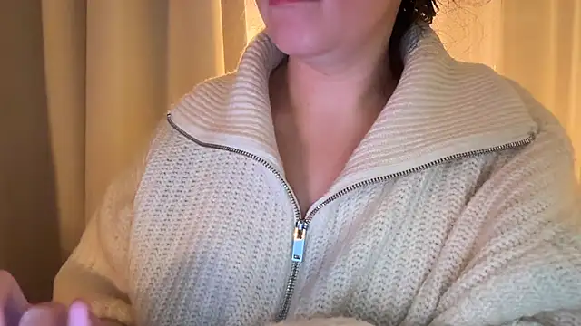 Snapshot of Sandysecret chatting on 12-15-25, 07:51 Sandysecret online show from 12-15-25, 07:51