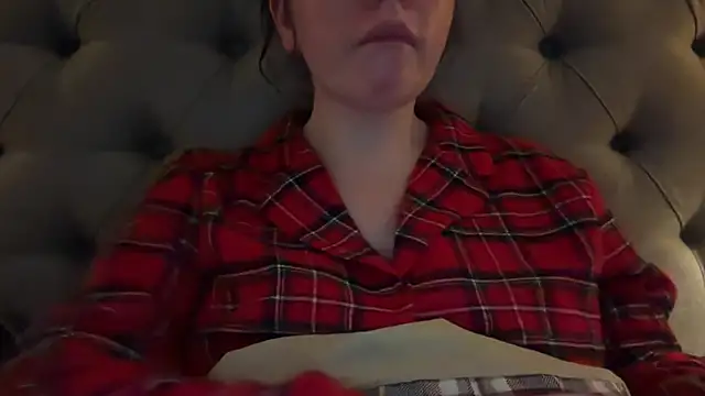 Snapshot of Sandysecret chatting on 12-17-25, 08:26 Sandysecret online show from 12-17-25, 08:26