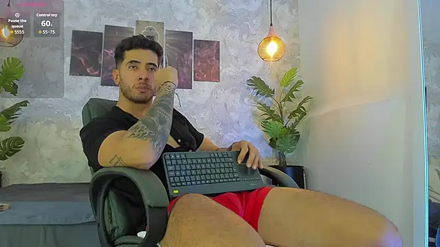 Snapshot of Nate_franco chatting on 02-11-26, 03:33 Nate franco online show from 02-11-26, 03:33